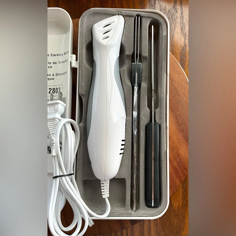 Oster Electric Carving Knife with Cutting Blade & Fork - Case Included